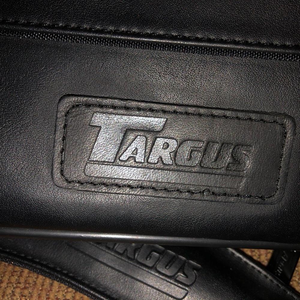 Computer case by Targus. Multi function. - Picture 2 of 8